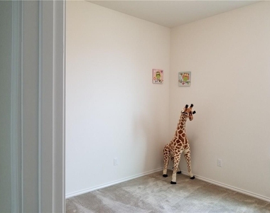 2950 Old Settlers Blvd - Photo Thumbnail 17