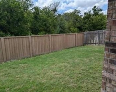 2950 Old Settlers Blvd - Photo Thumbnail 30