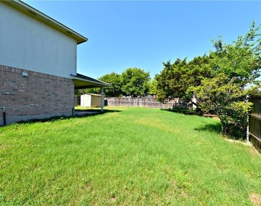 2813 Greenlee Dr - Photo Thumbnail 17