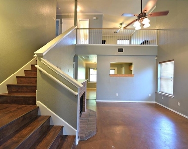 2813 Greenlee Dr - Photo Thumbnail 1