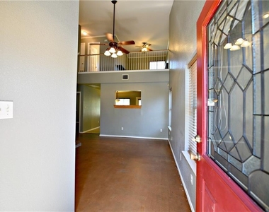 2813 Greenlee Dr - Photo Thumbnail 2