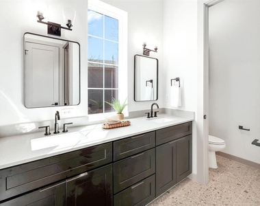 1732 Bunche Rd - Photo Thumbnail 12
