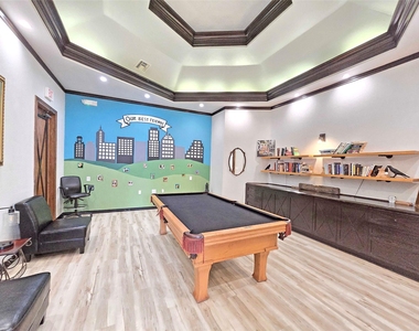 2320 Gracy Farms Ln - Photo Thumbnail 20