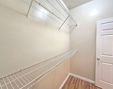 2320 Gracy Farms Ln - Photo Thumbnail 5