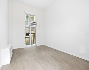 33 Gold Street - Photo Thumbnail 9