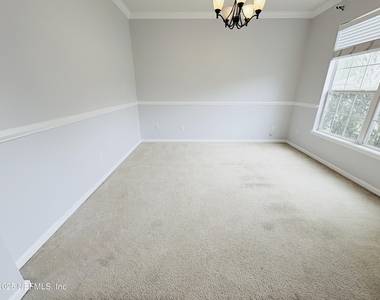 5950 Round Table Road - Photo Thumbnail 7