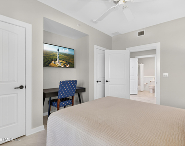 955 Registry Boulevard - Photo Thumbnail 23