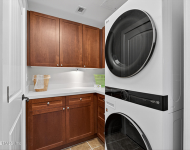 955 Registry Boulevard - Photo Thumbnail 38