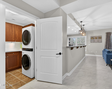 955 Registry Boulevard - Photo Thumbnail 39