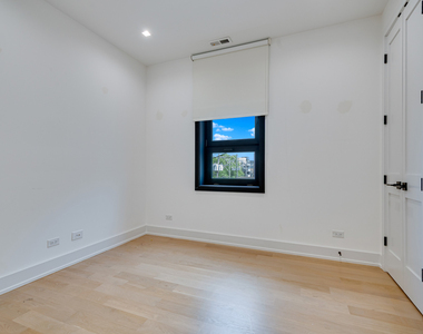 1522 W Chicago Avenue - Photo Thumbnail 17