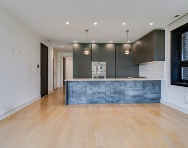 1522 W Chicago Avenue - Photo Thumbnail 5