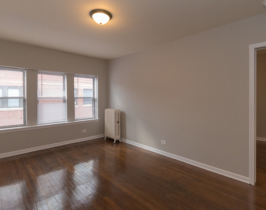5748 N Winthrop Avenue - Photo Thumbnail 9