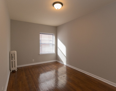 5748 N Winthrop Avenue - Photo Thumbnail 15