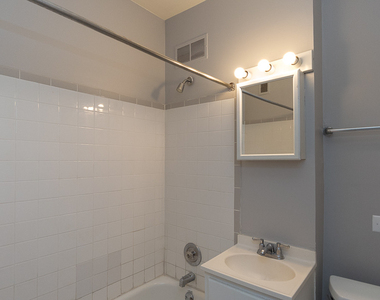 5748 N Winthrop Avenue - Photo Thumbnail 18