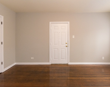 5748 N Winthrop Avenue - Photo Thumbnail 14