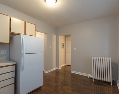5748 N Winthrop Avenue - Photo Thumbnail 4