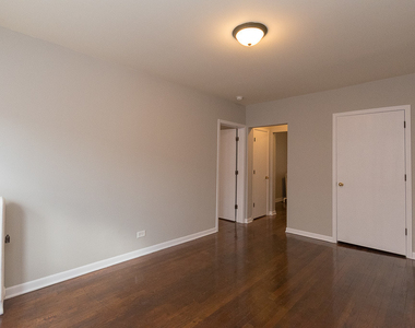 5748 N Winthrop Avenue - Photo Thumbnail 11