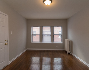 5748 N Winthrop Avenue - Photo Thumbnail 8