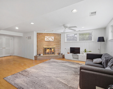 1322 Brook Lane - Photo Thumbnail 6
