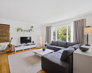 1322 Brook Lane - Photo Thumbnail 3