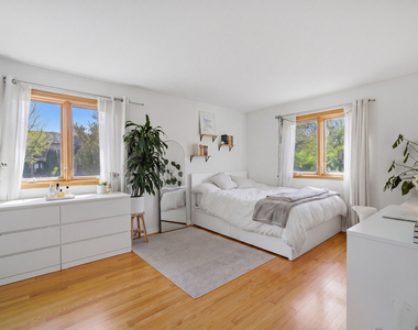 1322 Brook Lane - Photo Thumbnail 11