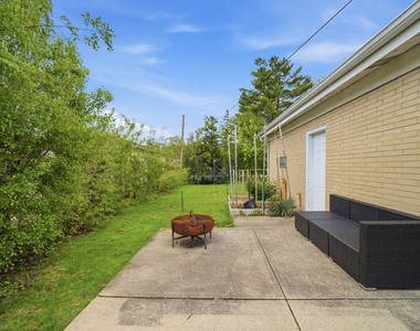 1322 Brook Lane - Photo Thumbnail 16