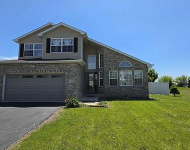 2416 Boxwood Lane - Photo Thumbnail 1