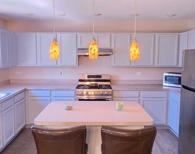 2416 Boxwood Lane - Photo Thumbnail 7