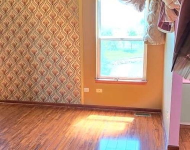 2416 Boxwood Lane - Photo Thumbnail 19
