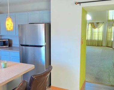 2416 Boxwood Lane - Photo Thumbnail 11