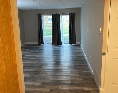 5s066 Pebblewood Lane - Photo Thumbnail 5
