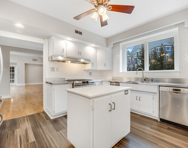 120 E 8th Street - Photo Thumbnail 7
