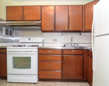 400 E Randolph Street - Photo Thumbnail 4