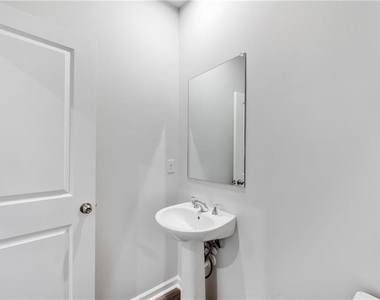 737 Payton Lane - Photo Thumbnail 16