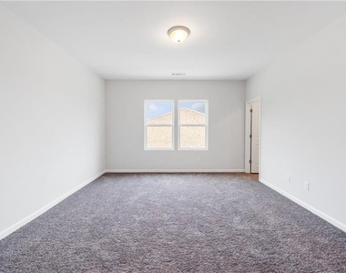 737 Payton Lane - Photo Thumbnail 9