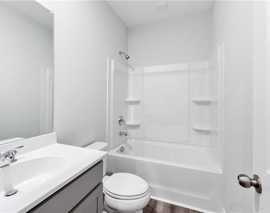 737 Payton Lane - Photo Thumbnail 12