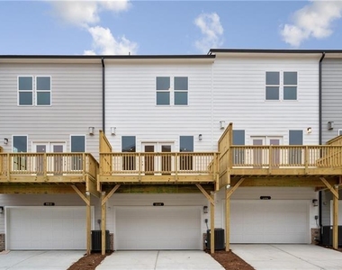 737 Payton Lane - Photo Thumbnail 18