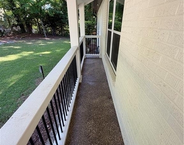 2190 Highview Road Sw - Photo Thumbnail 3