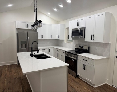2190 Highview Road Sw - Photo Thumbnail 6