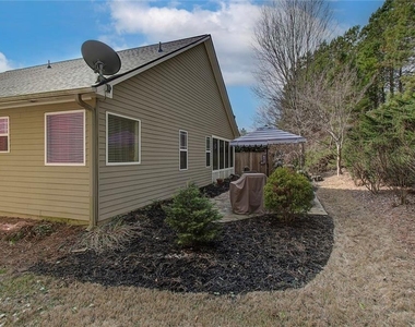 3822 Carriage House Drive - Photo Thumbnail 29