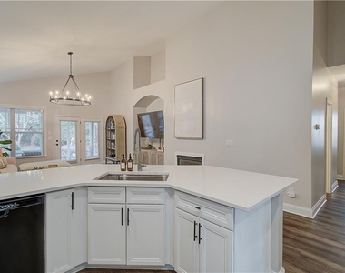 3822 Carriage House Drive - Photo Thumbnail 6