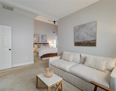 3822 Carriage House Drive - Photo Thumbnail 18