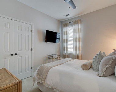 3822 Carriage House Drive - Photo Thumbnail 15