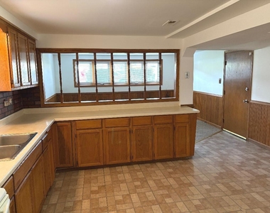5347 W 53rd Place - Photo Thumbnail 4