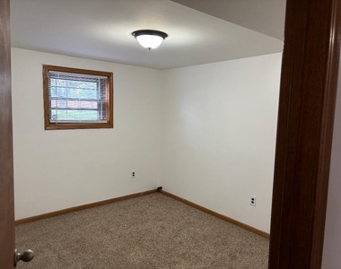 5347 W 53rd Place - Photo Thumbnail 7