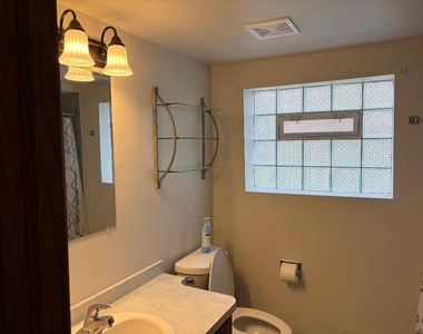 5347 W 53rd Place - Photo Thumbnail 10