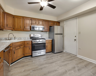 1525 Columbia Court - Photo Thumbnail 7