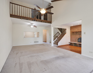 1525 Columbia Court - Photo Thumbnail 9