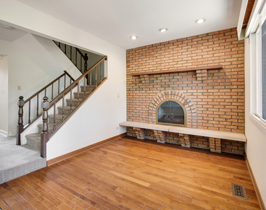 1525 Columbia Court - Photo Thumbnail 10
