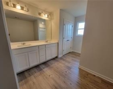 59 Founders Drive - Photo Thumbnail 6